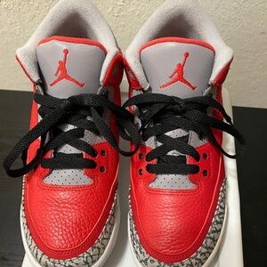 Jordan 3 Red Retro SE Unite